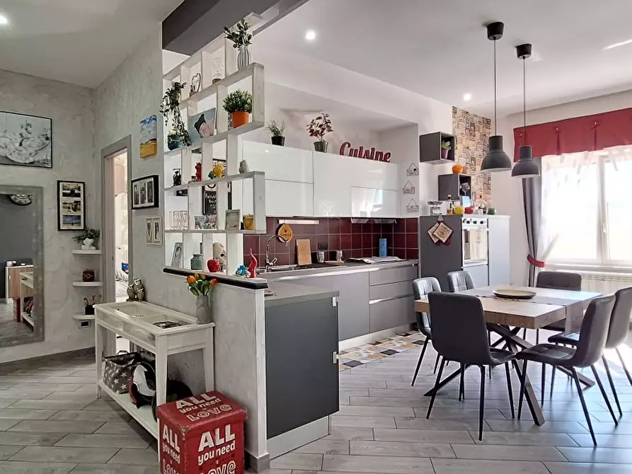 Immagine 4 di Appartamento in vendita  31 a Napoli