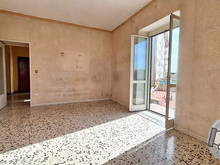 Immagine 8 di Appartamento in vendita  190 a Napoli