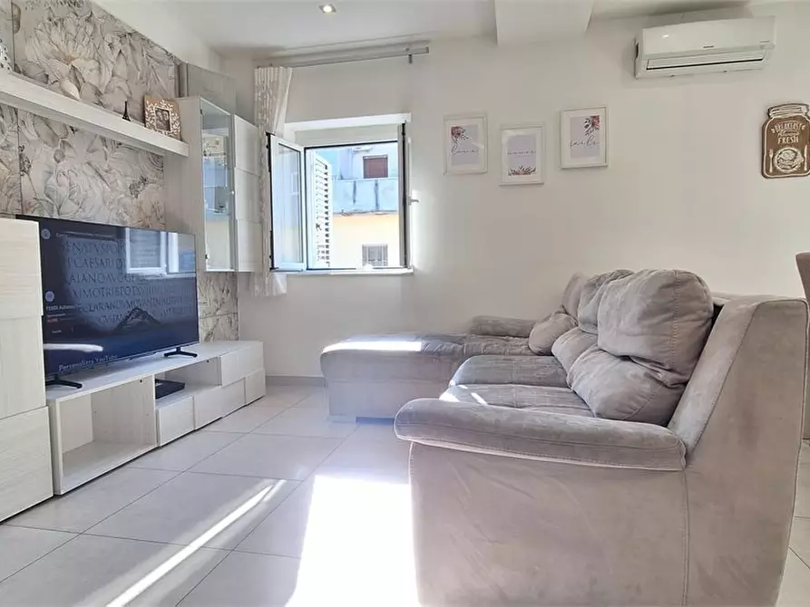 Immagine 4 di Appartamento in vendita  20/F a Napoli