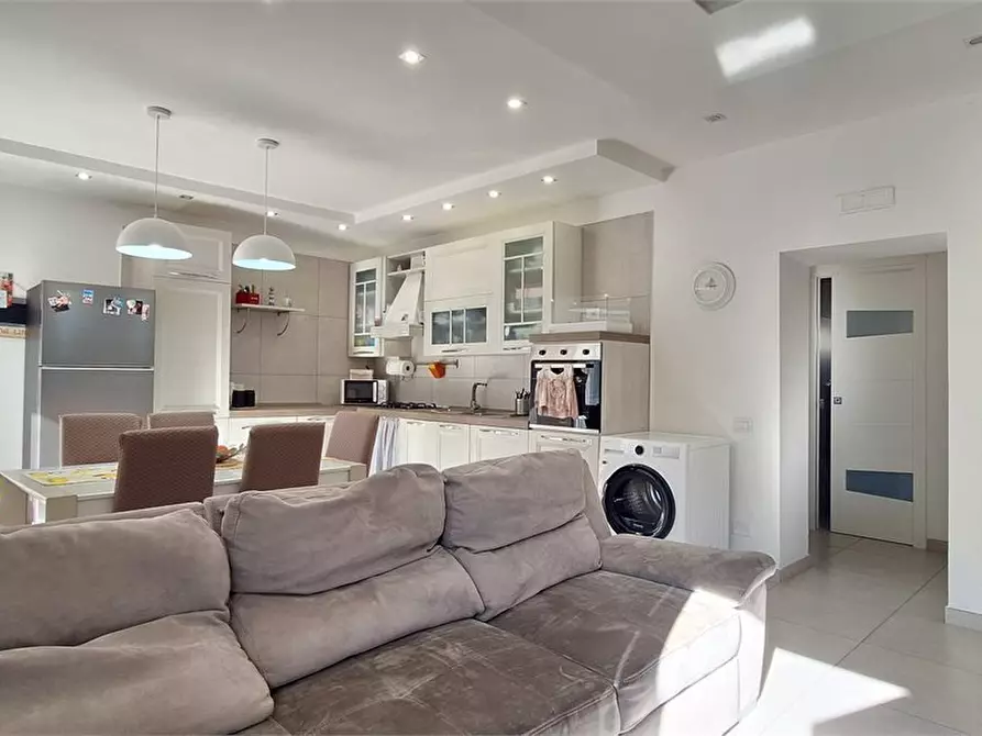 Immagine 10 di Appartamento in vendita  20/F a Napoli