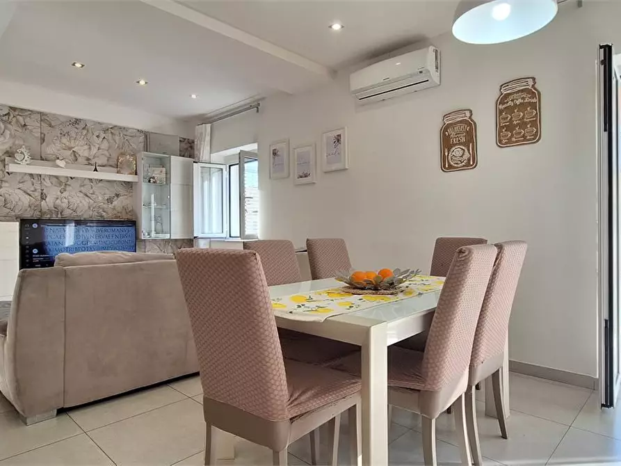 Immagine 6 di Appartamento in vendita  20/F a Napoli