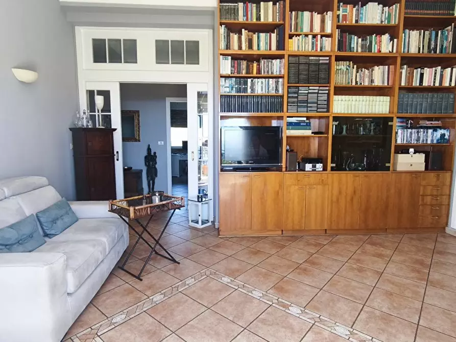 Immagine 8 di Appartamento in vendita  a Napoli