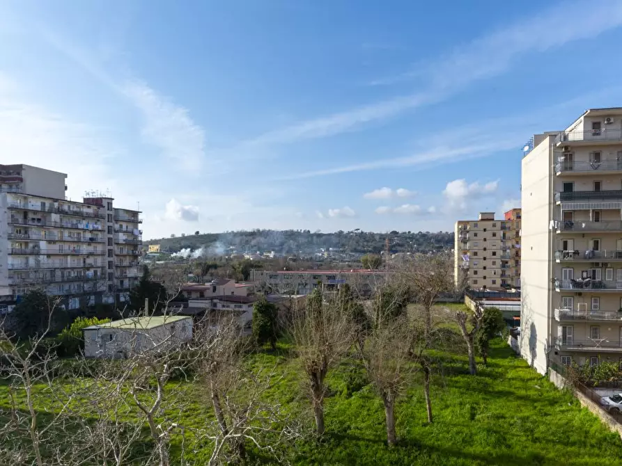 Immagine 1 di Appartamento in vendita  98 a Napoli