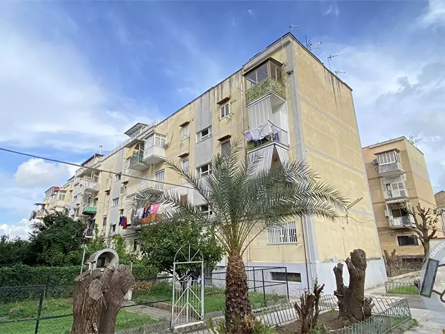 Immagine 4 di Appartamento in vendita  20F a Napoli
