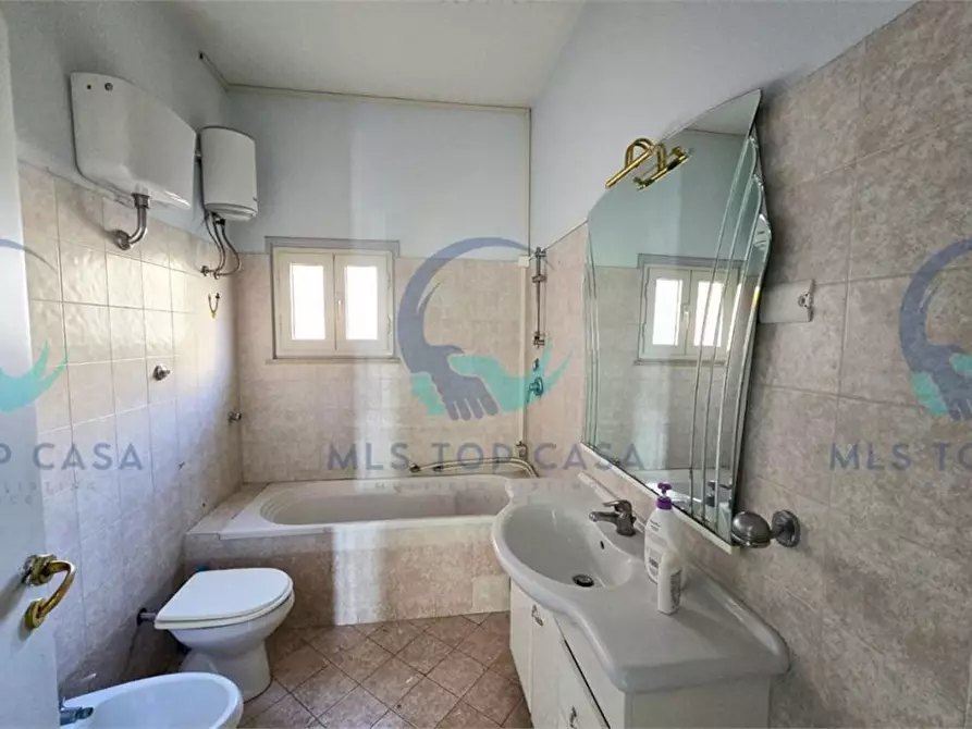 Immagine 10 di Appartamento in vendita  58 a Napoli