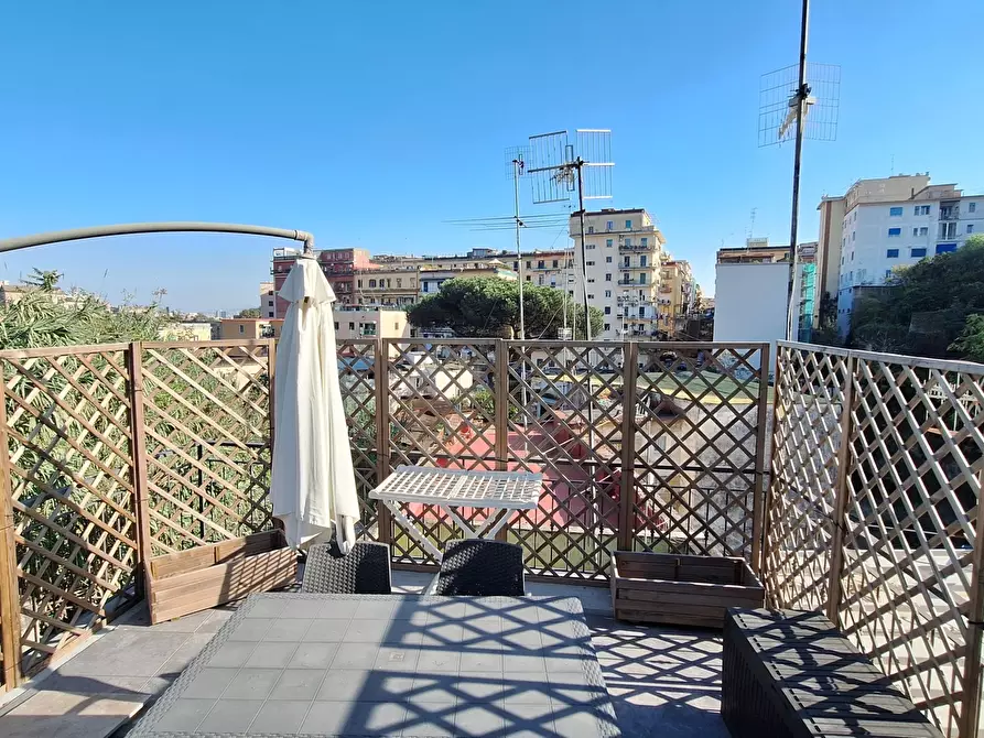 Immagine 4 di Appartamento in vendita  10 a Napoli