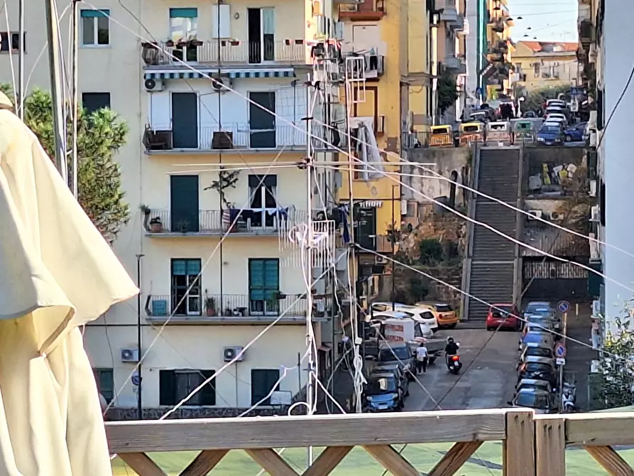 Immagine 10 di Appartamento in vendita  10 a Napoli