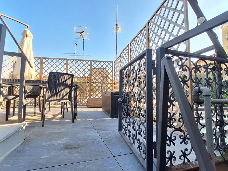 Immagine 7 di Appartamento in vendita  10 a Napoli