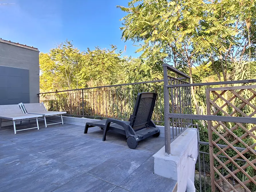 Immagine 5 di Appartamento in vendita  10 a Napoli