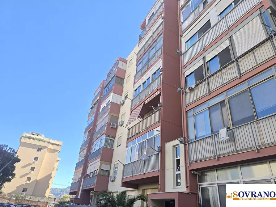 Immagine 4 di Appartamento in vendita  a Palermo