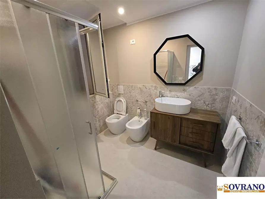 Immagine 8 di Appartamento in vendita  74 a Palermo