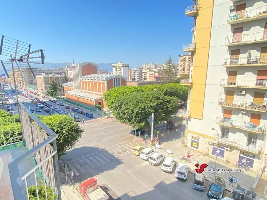 Immagine 1 di Appartamento in vendita  a Palermo