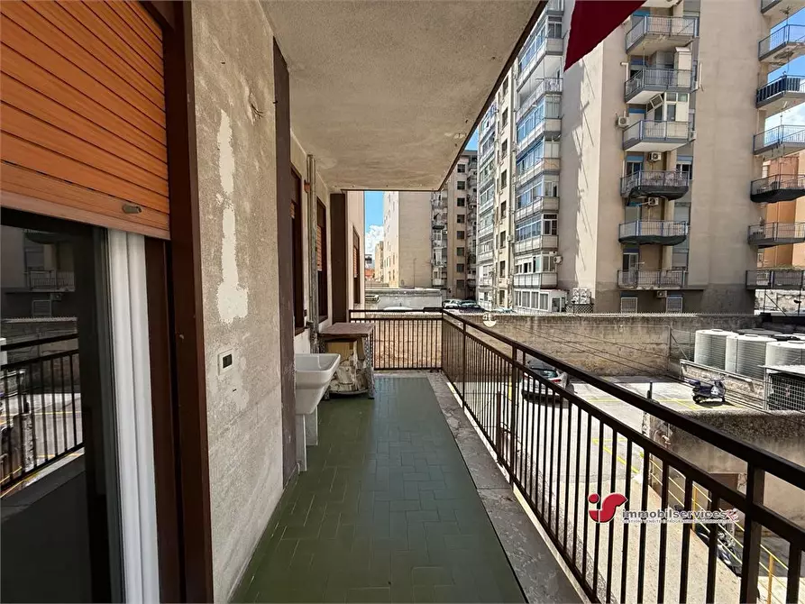 Immagine 10 di Appartamento in vendita  a Palermo