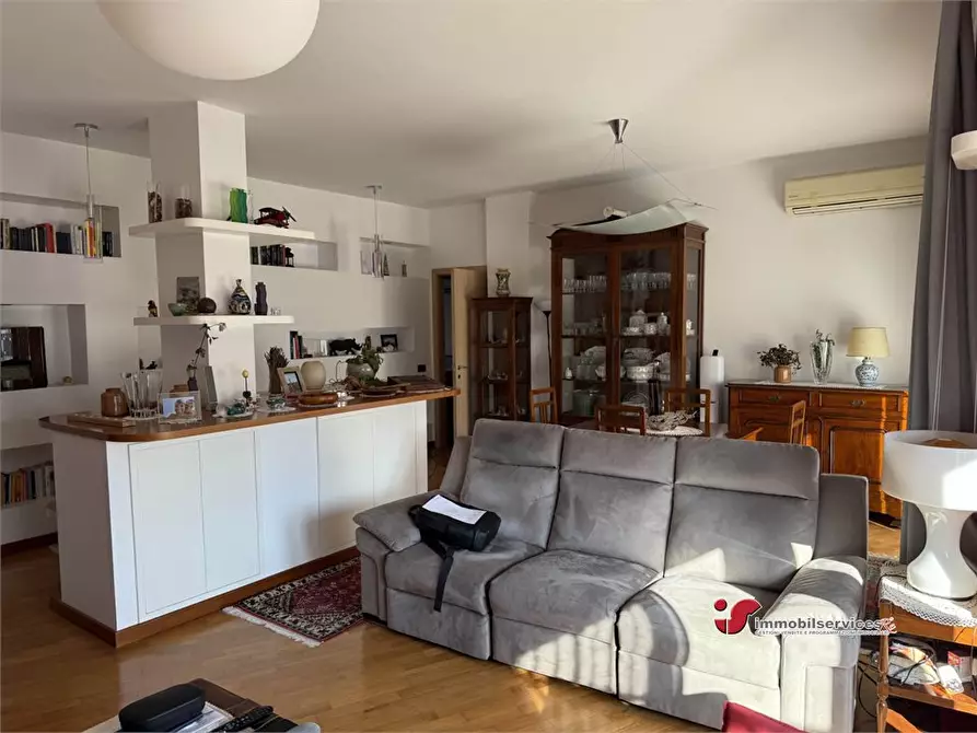 Immagine 2 di Appartamento in vendita  a Palermo