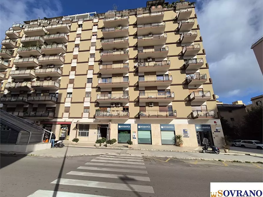 Immagine 1 di Appartamento in vendita  a Palermo