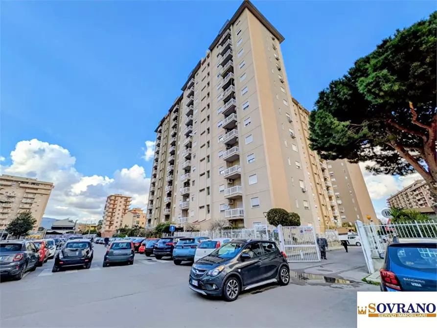 Immagine 2 di Appartamento in vendita  a Palermo