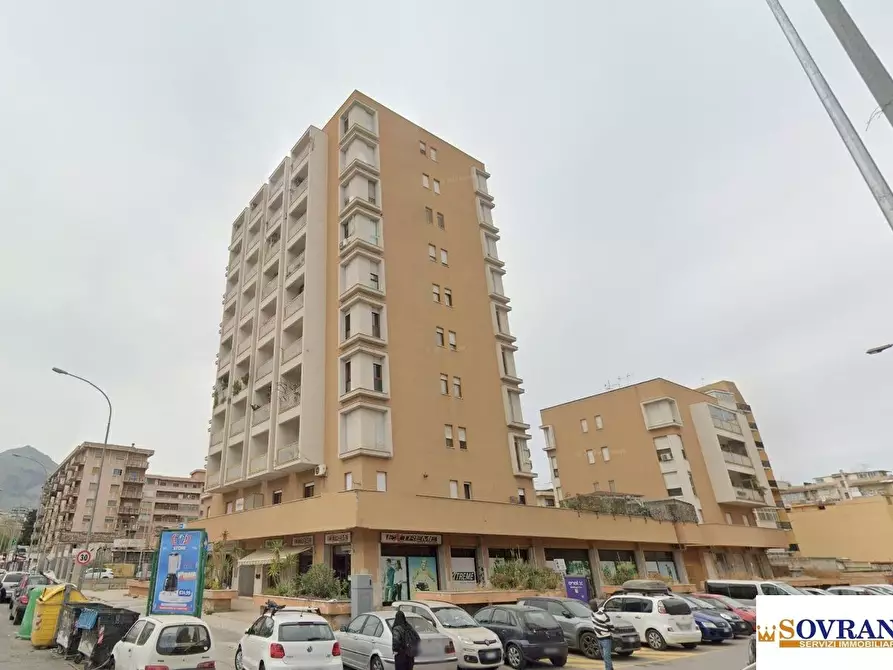 Immagine 3 di Appartamento in vendita  a Palermo