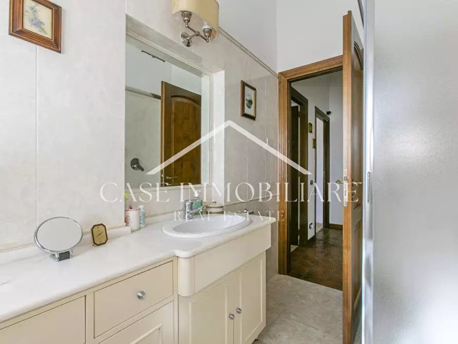 Immagine 10 di Appartamento in vendita  a Roma