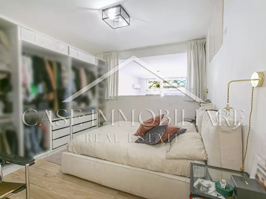 Immagine 10 di Appartamento in vendita  a Roma