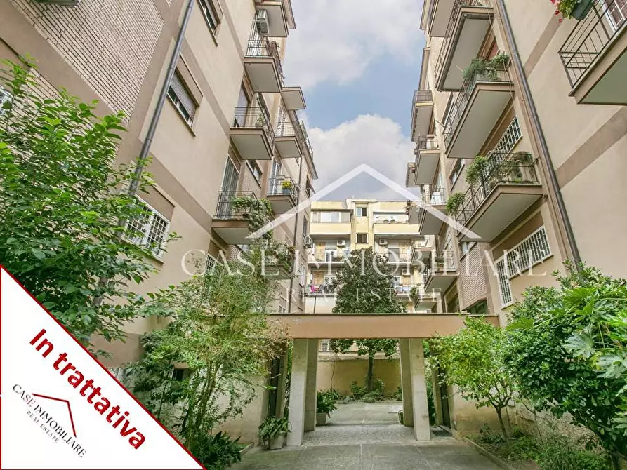 Immagine 1 di Appartamento in vendita  a Roma