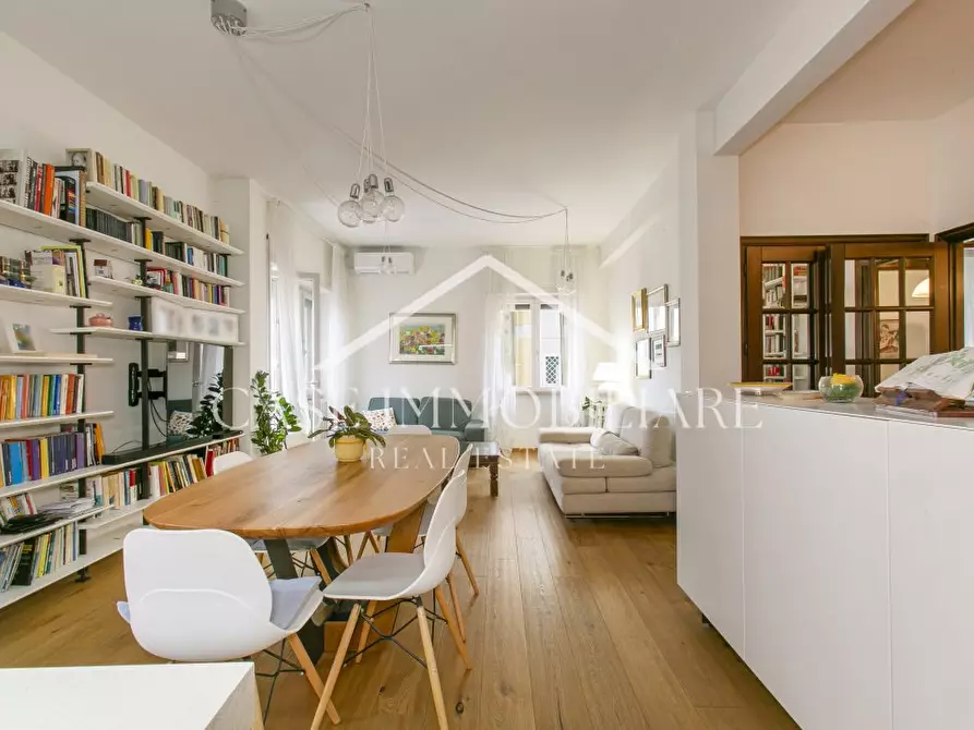 Immagine 10 di Appartamento in vendita  a Roma