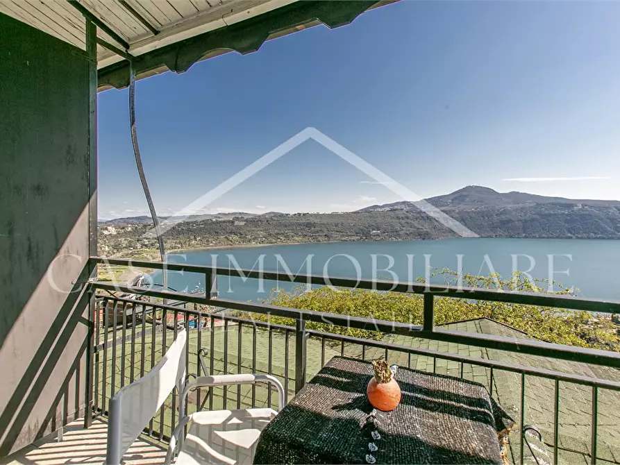 Immagine 9 di Appartamento in vendita  a Castel Gandolfo