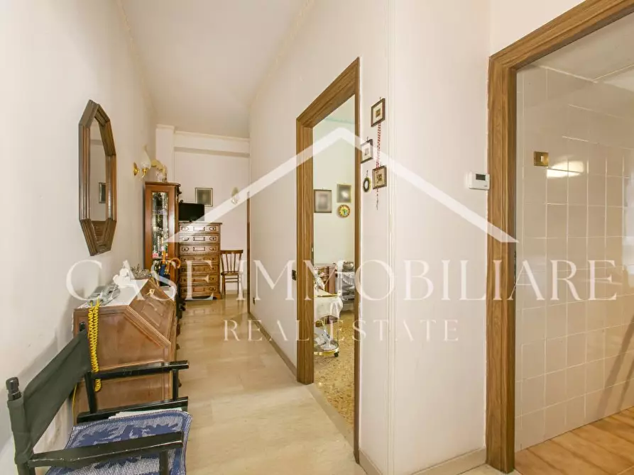 Immagine 2 di Appartamento in vendita  a Roma