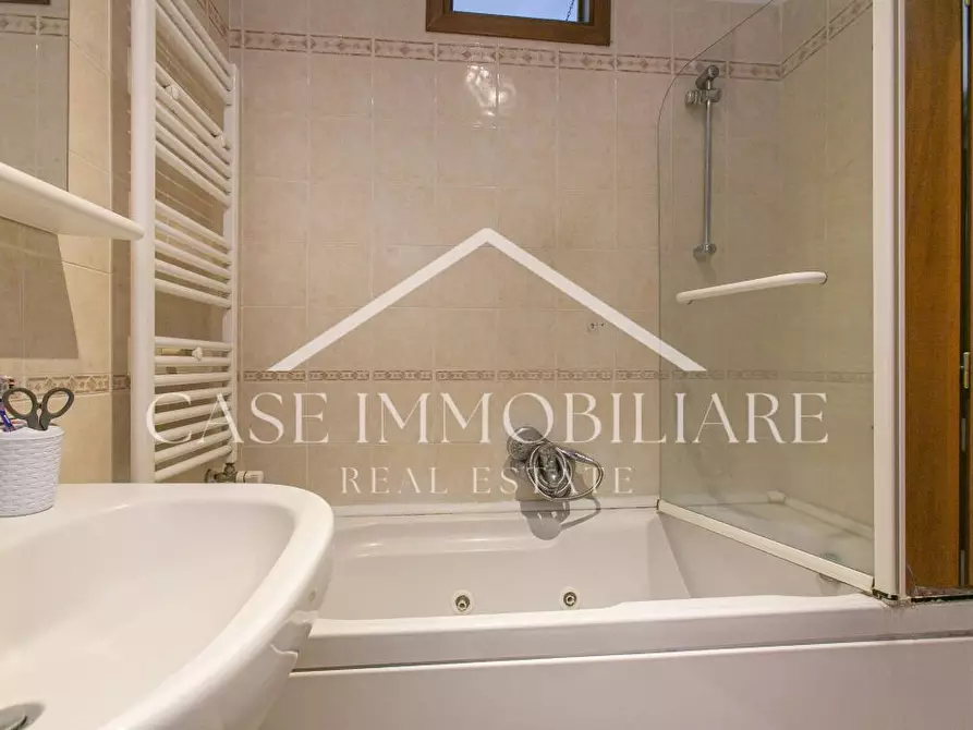 Immagine 10 di Appartamento in vendita  a Grottaferrata