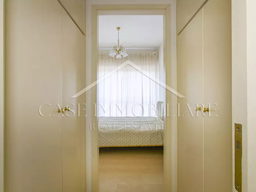 Immagine 8 di Appartamento in vendita  a Roma