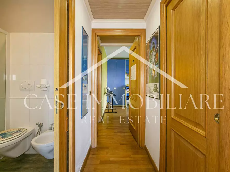 Immagine 10 di Appartamento in vendita  a Roma