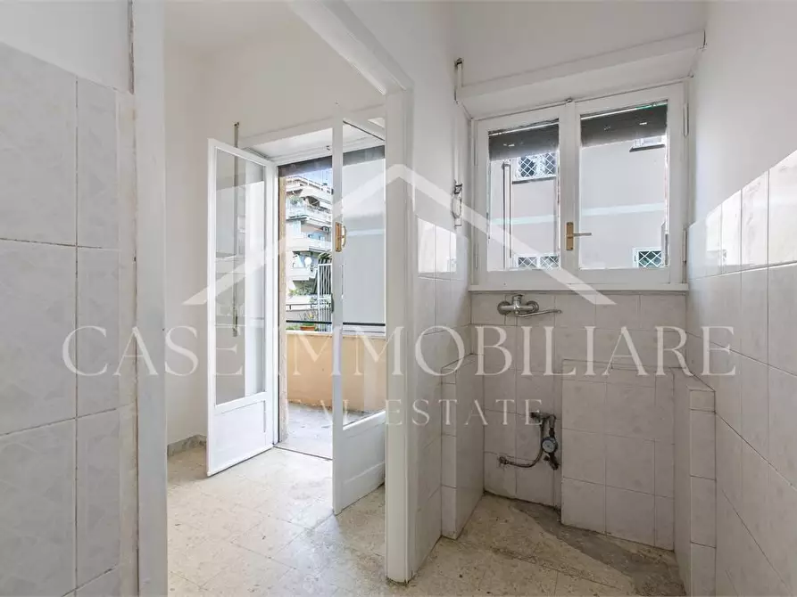 Immagine 9 di Appartamento in vendita  a Roma