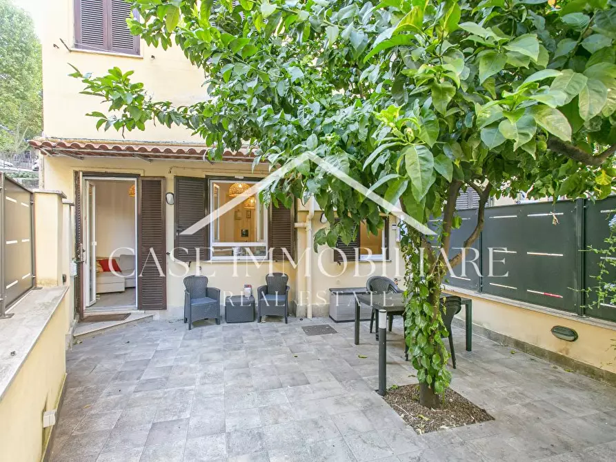 Immagine 1 di Appartamento in vendita  a Roma