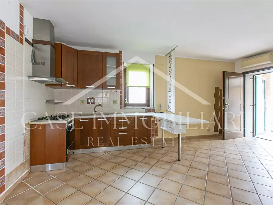 Immagine 10 di Appartamento in vendita  720 a Roma