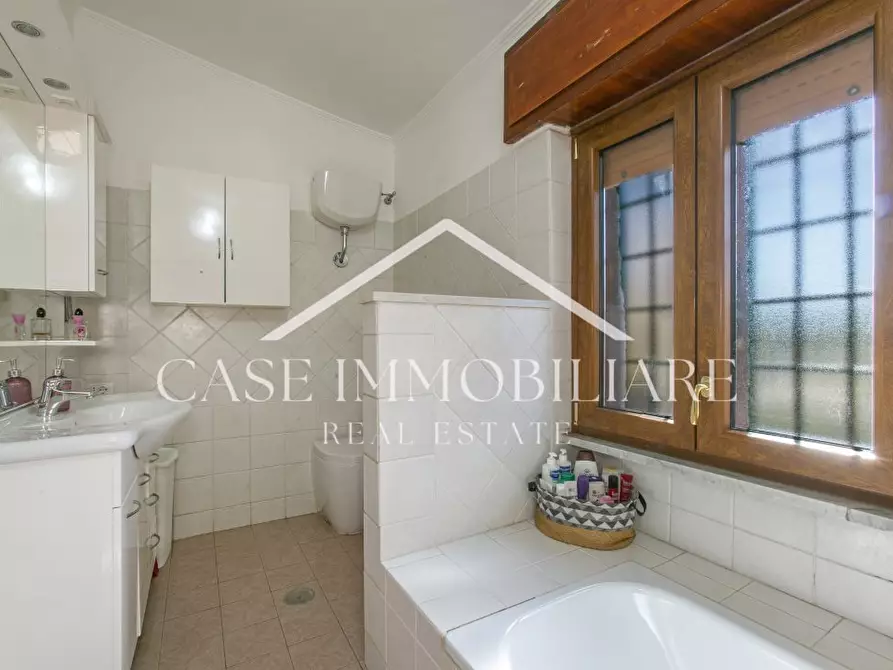 Immagine 10 di Appartamento in vendita  a Roma