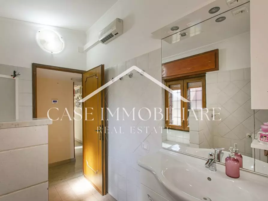 Immagine 8 di Appartamento in vendita  a Roma