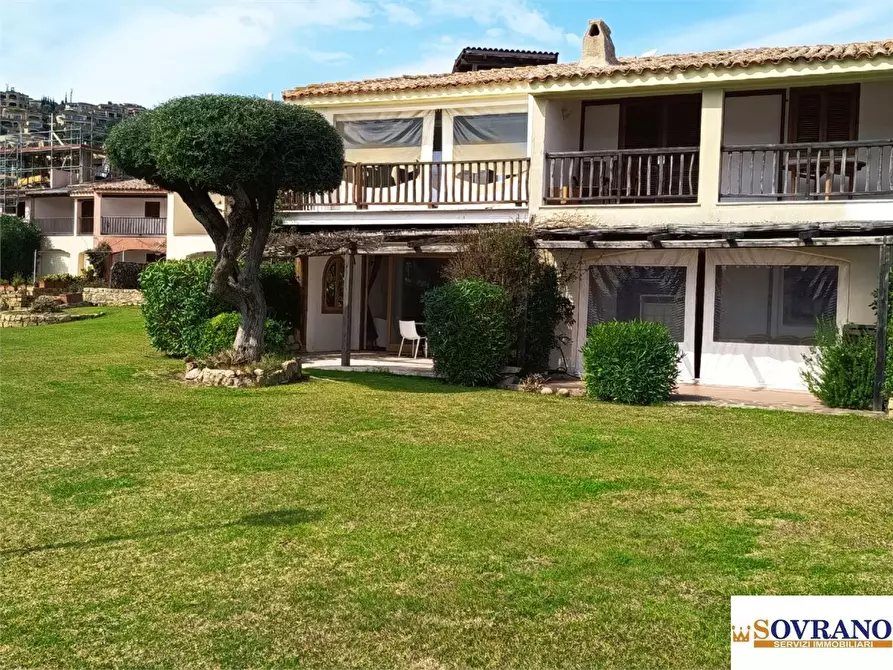 Immagine 2 di Appartamento in vendita  a Arzachena