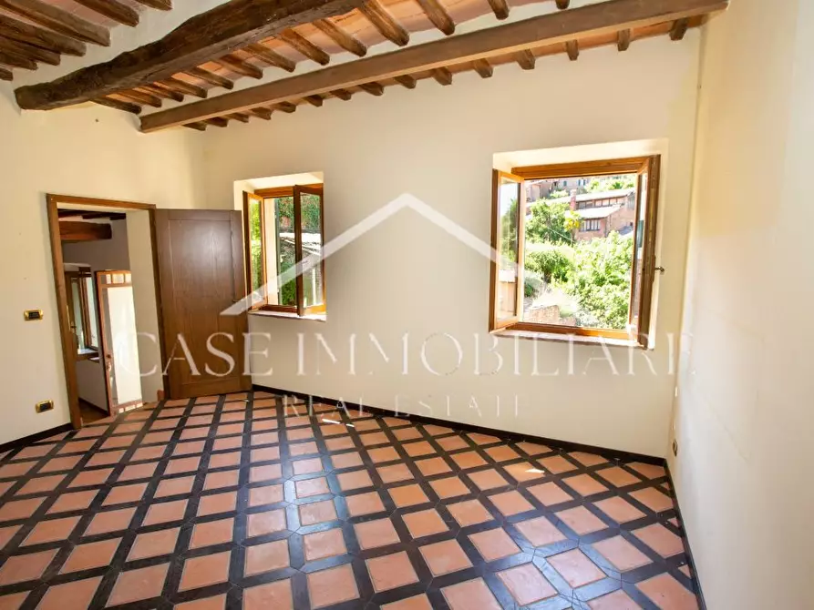 Immagine 7 di Appartamento in vendita  a Siena