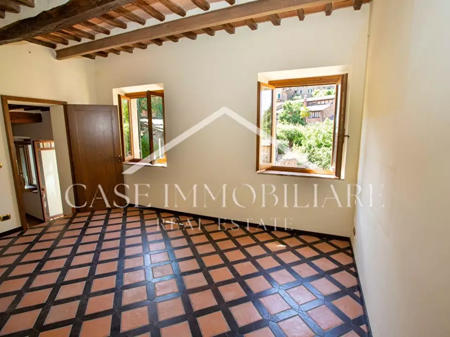 Immagine 8 di Appartamento in vendita  a Siena