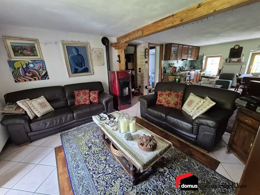 Immagine 4 di Appartamento in vendita  a Tonezza Del Cimone