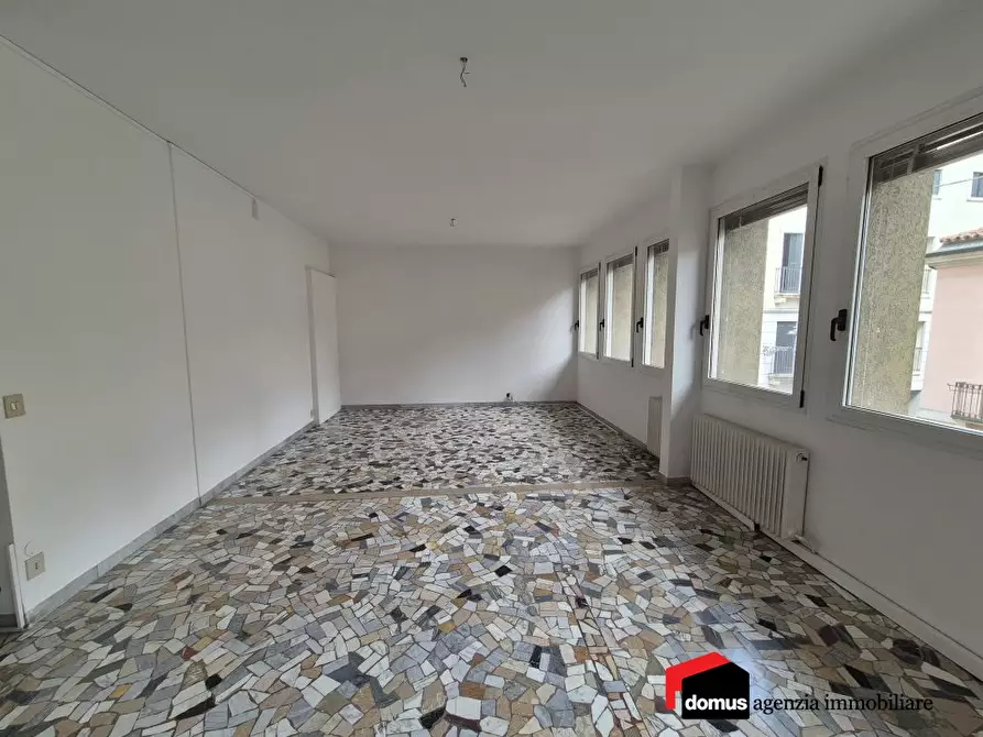 Immagine 4 di Appartamento in vendita  a Thiene