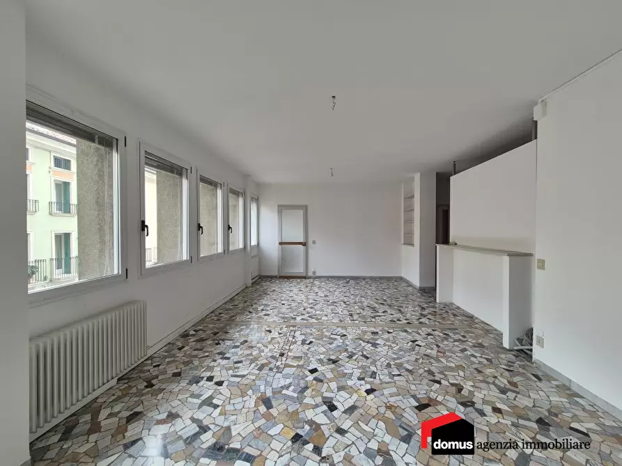 Immagine 2 di Appartamento in vendita  a Thiene