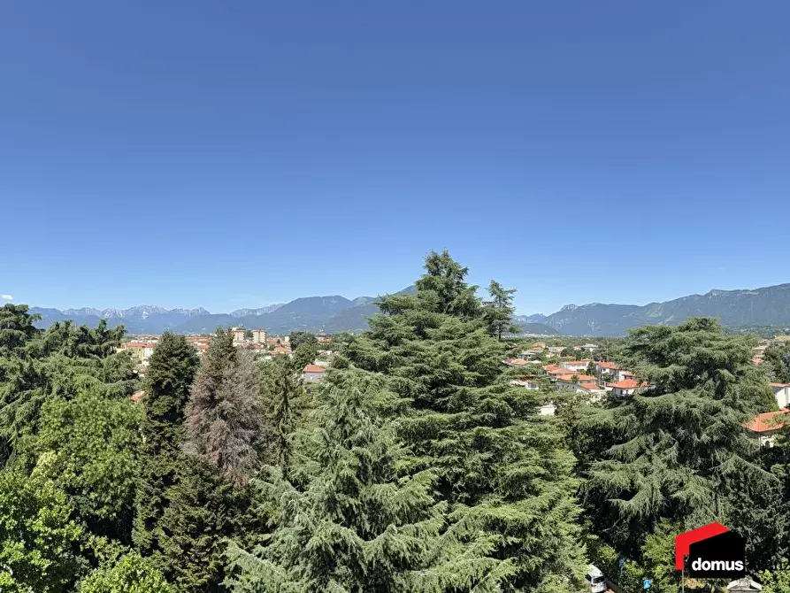 Immagine 1 di Appartamento in vendita  a Thiene