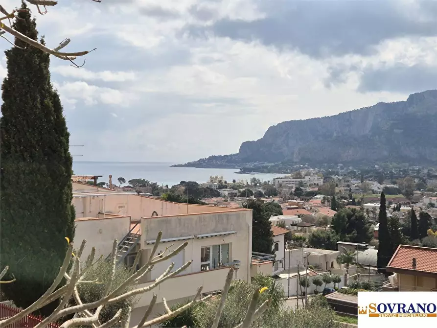 Immagine 2 di Villetta a schiera in vendita  a Palermo