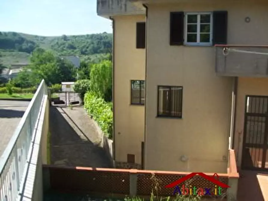 Immagine 2 di Negozio in affitto  1 a Cavriglia