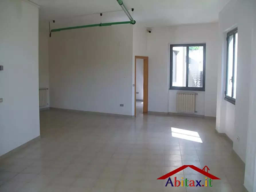 Immagine 9 di Negozio in affitto  1 a Cavriglia