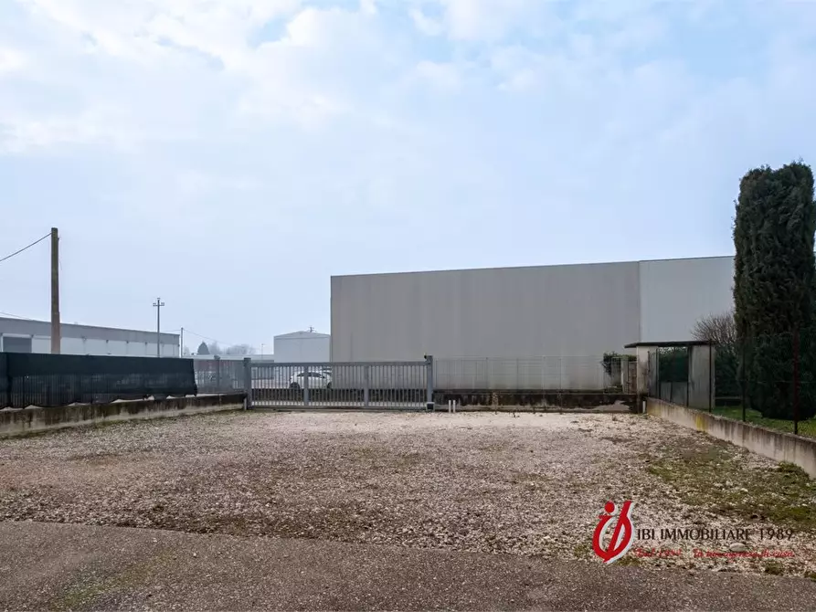 Immagine 3 di Capannone industriale in vendita  1/B a Nogarole Rocca