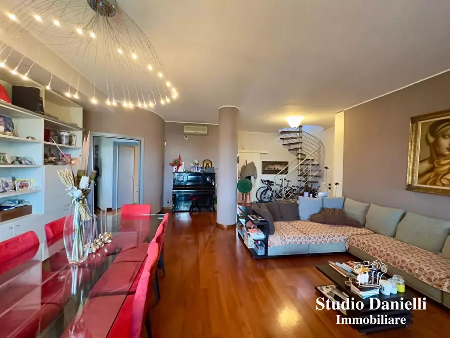 Immagine 6 di Attico in vendita  34 a Monza