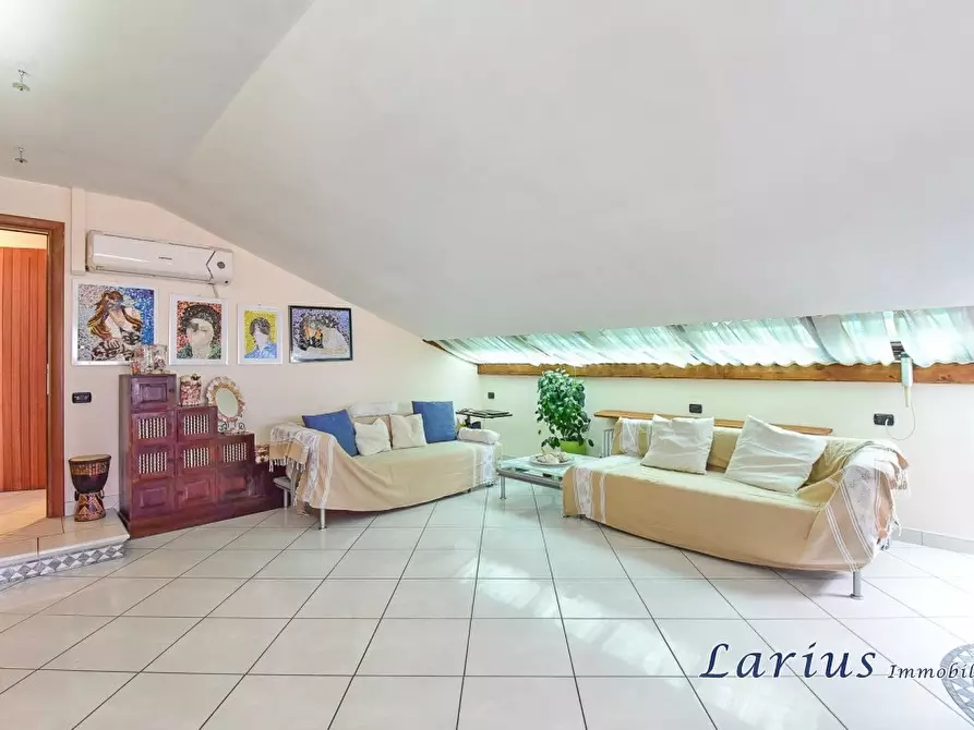 Immagine 9 di Attico in vendita  a Erba