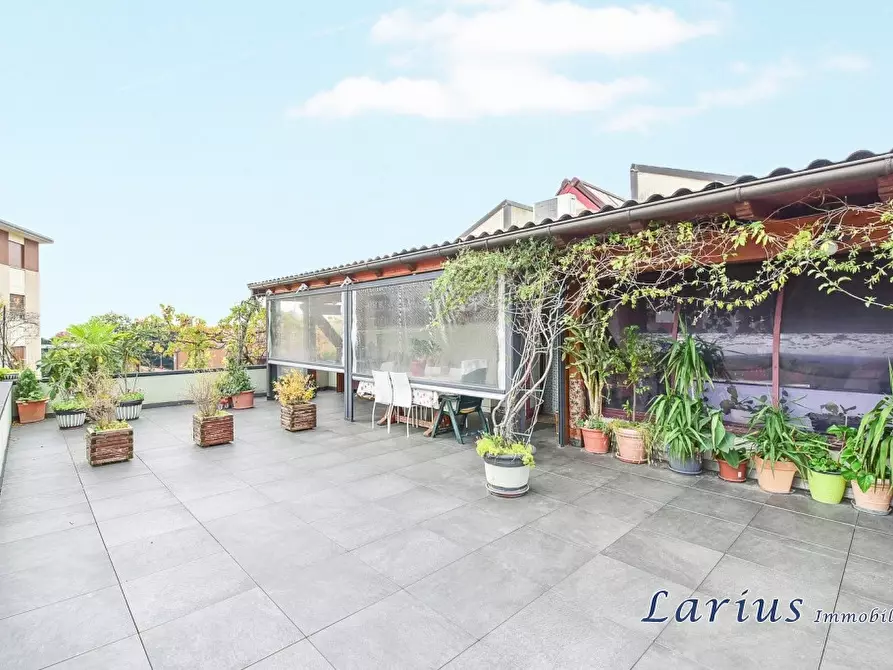 Immagine 2 di Attico in vendita  a Erba