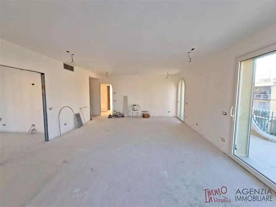 Immagine 6 di Appartamento in vendita  a Viareggio